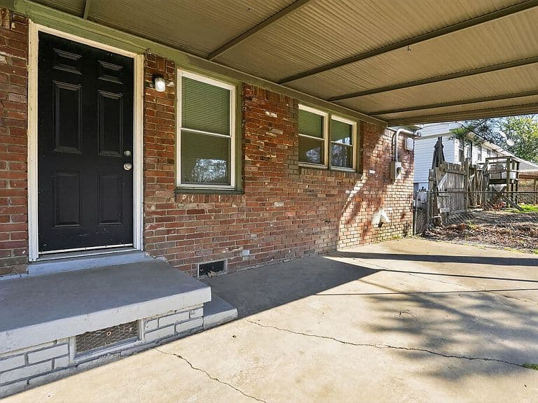 Listing photo 4