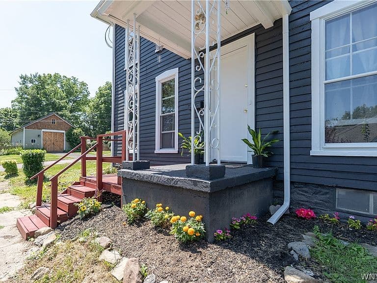 Listing photo 4
