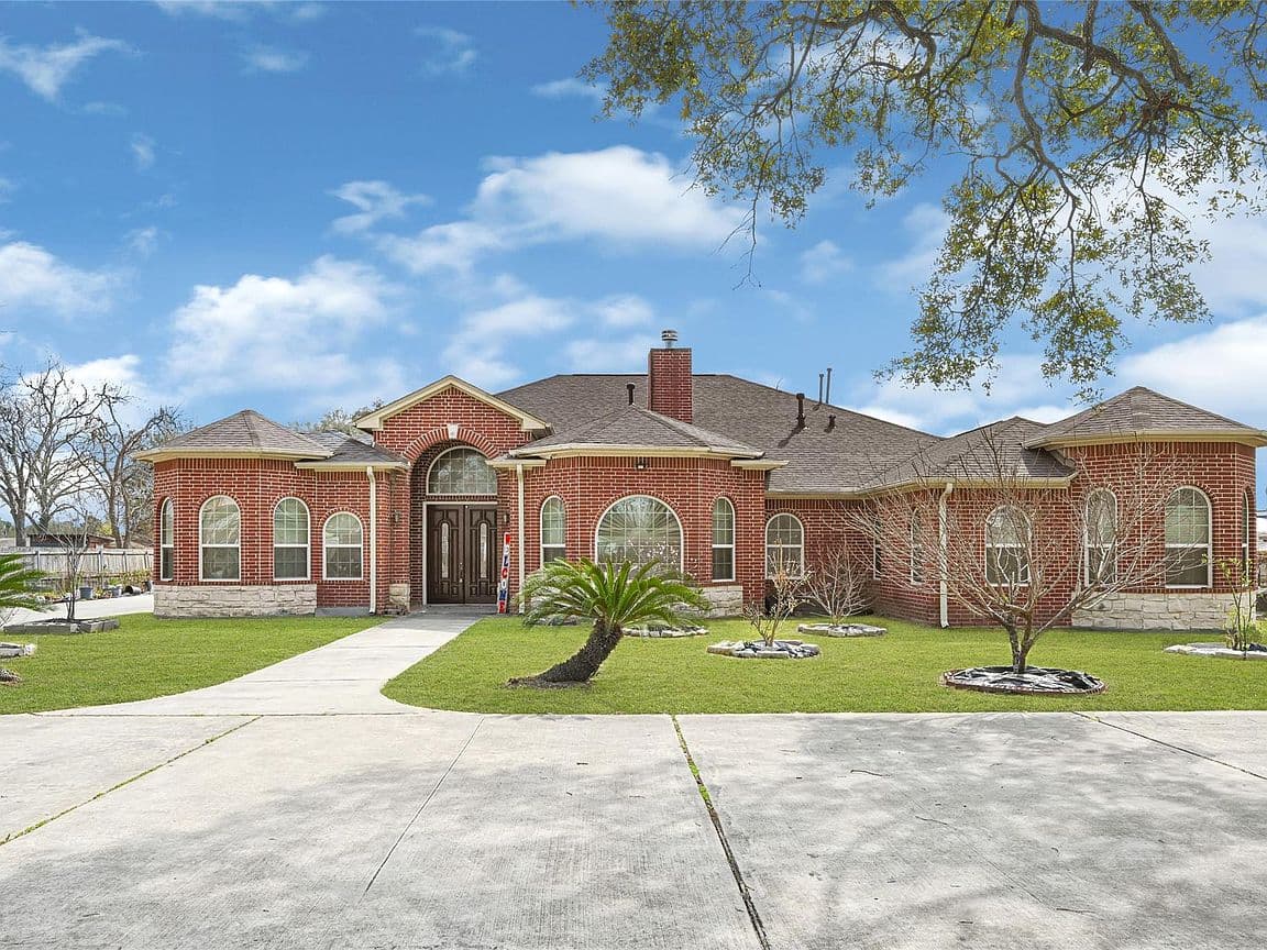 Primary listing photo