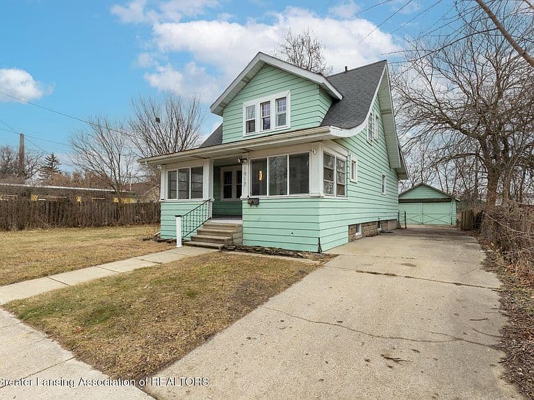 Listing photo 2