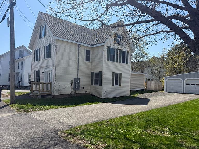Listing photo 4