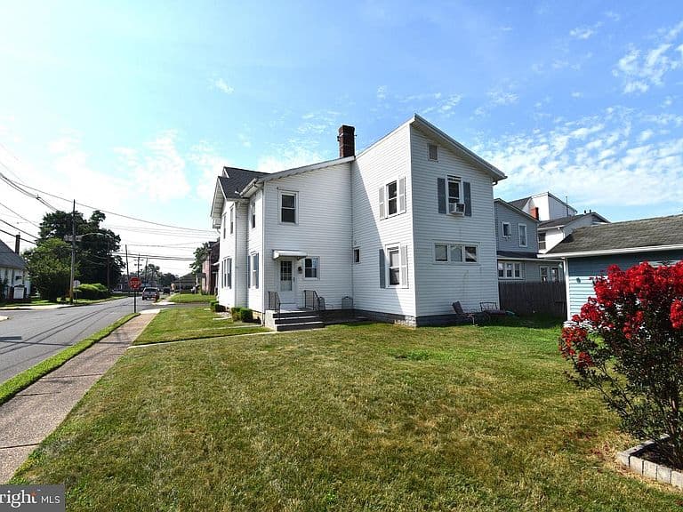 Listing photo 4