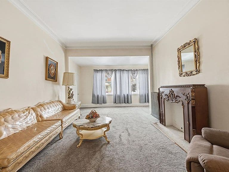 Listing photo 3