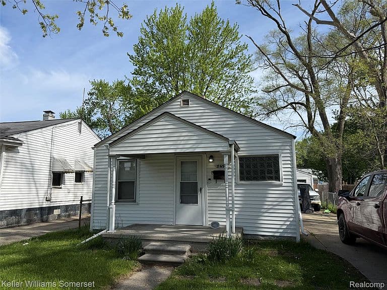 Listing photo 2
