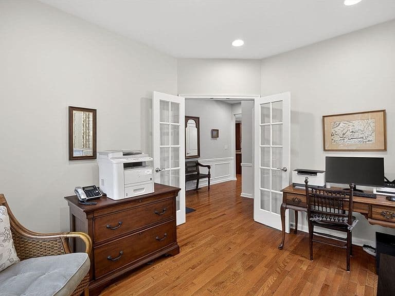 Listing photo 4