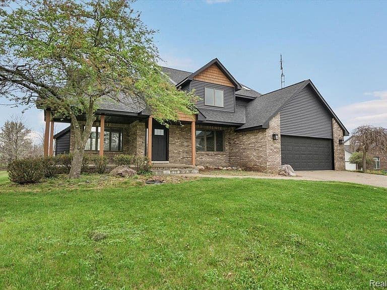 Listing photo 5