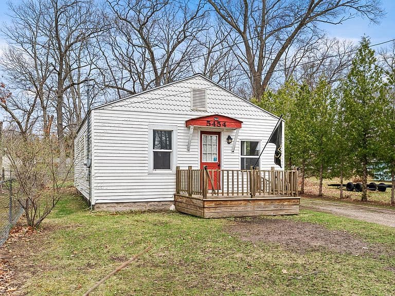 Listing photo 3