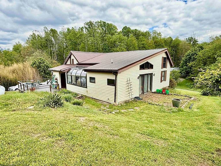 Listing photo 4
