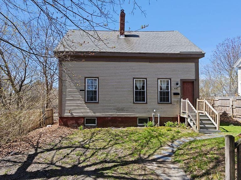 Listing photo 2