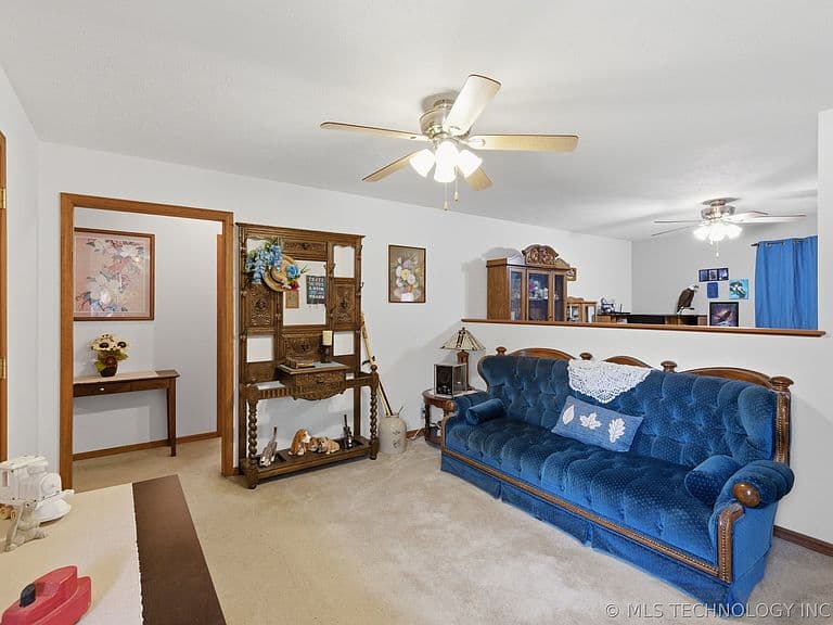 Listing photo 5