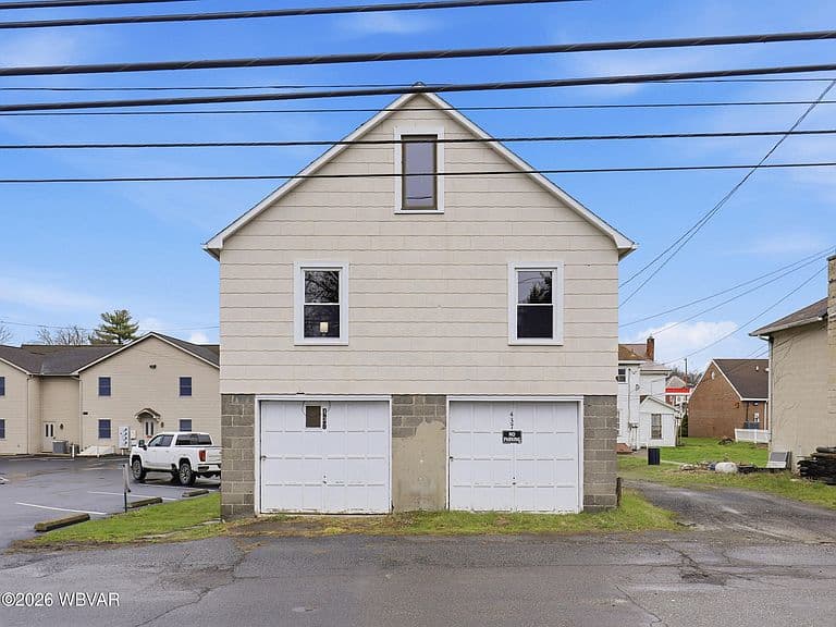 Listing photo 3