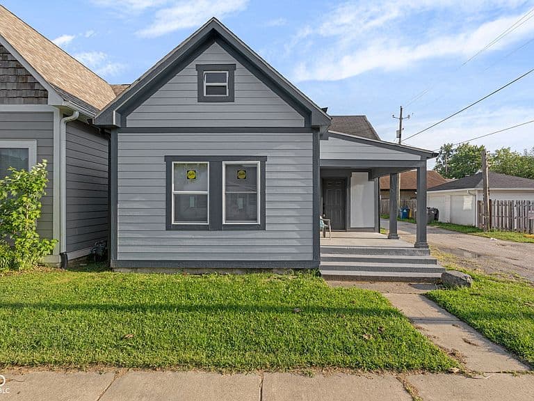 Listing photo 2