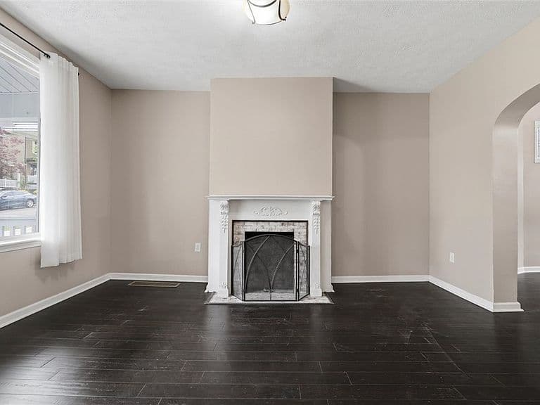 Listing photo 5