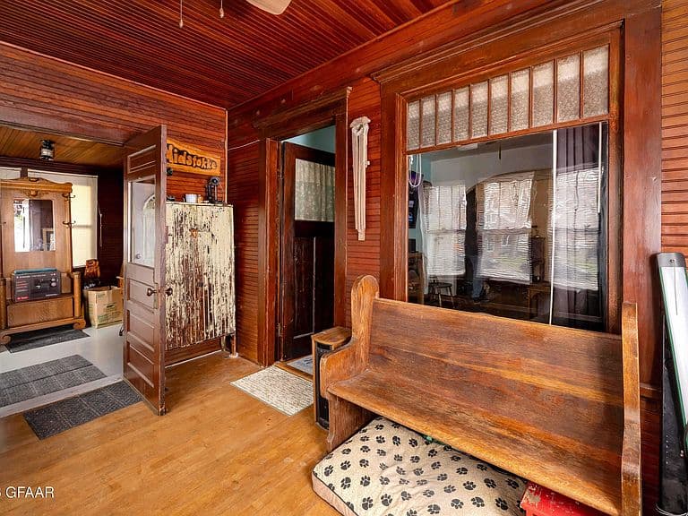 Listing photo 4