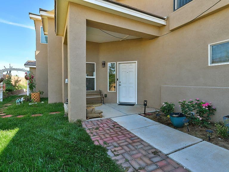Listing photo 4