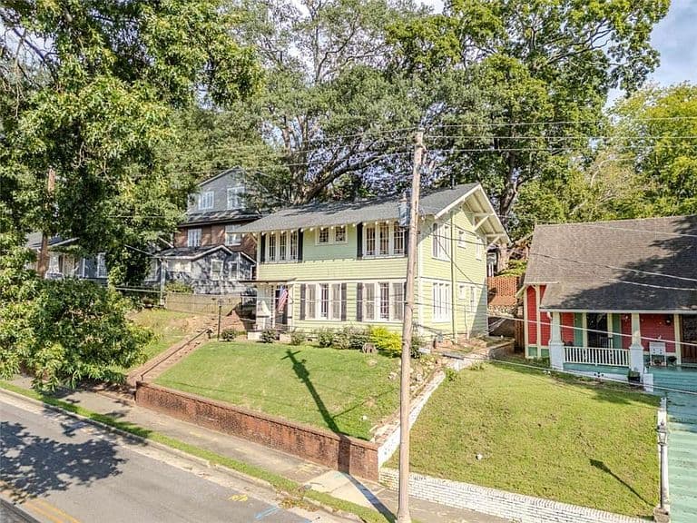 Listing photo 3