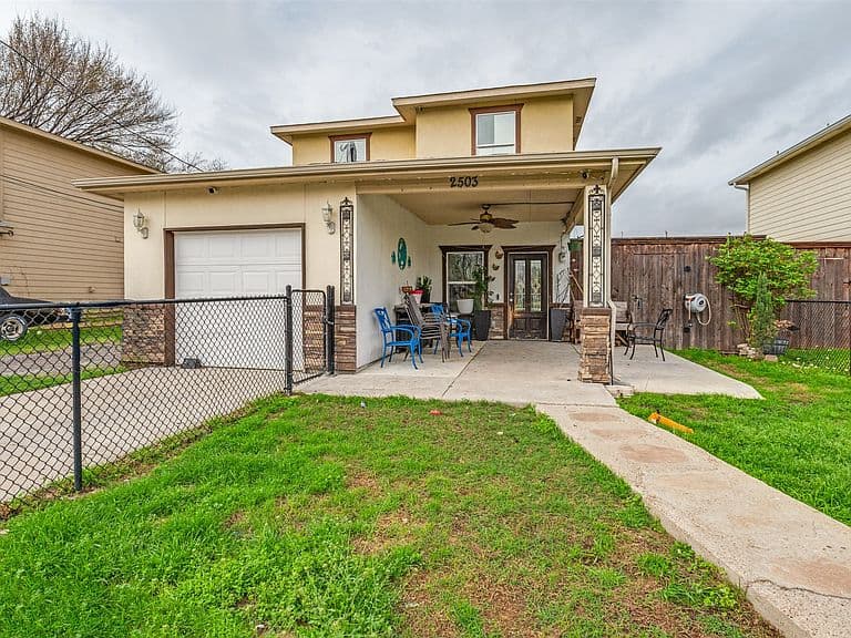 Listing photo 2