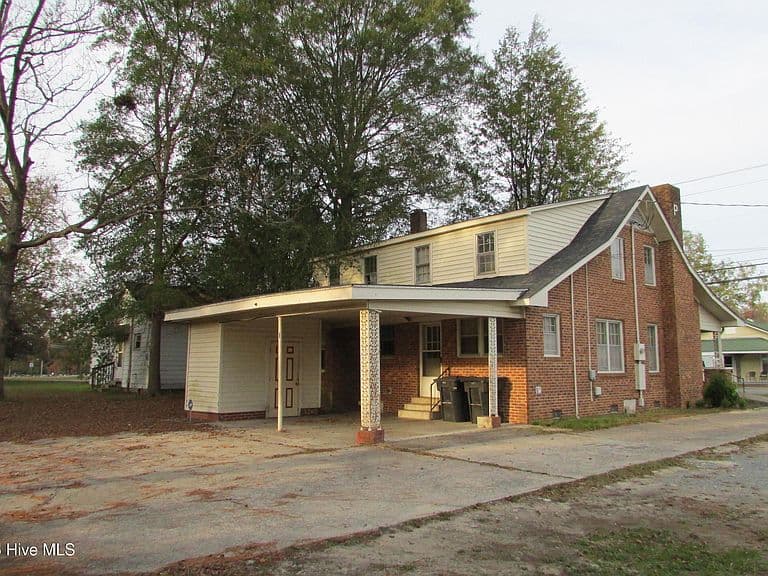 Listing photo 5