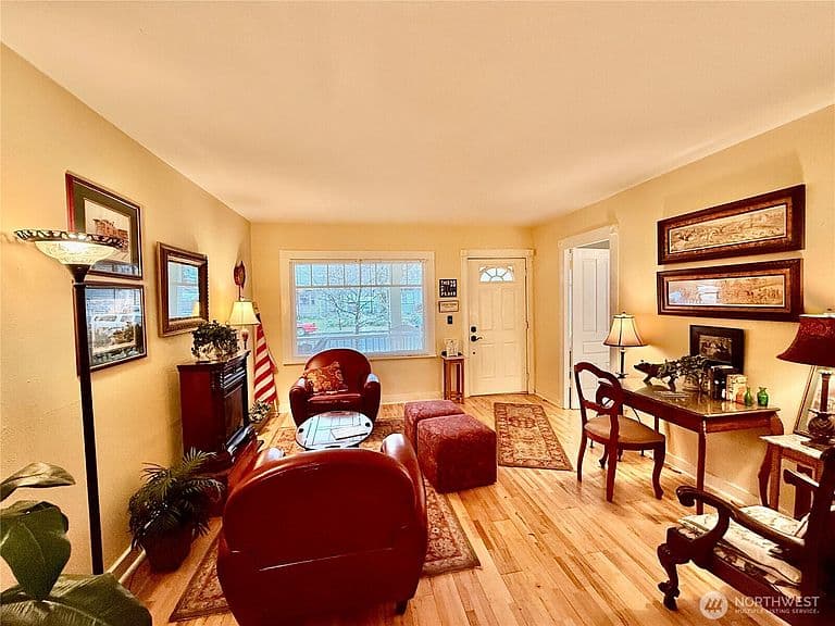 Listing photo 2
