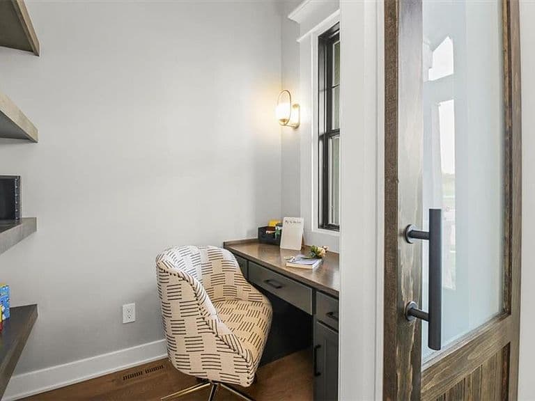 Listing photo 5