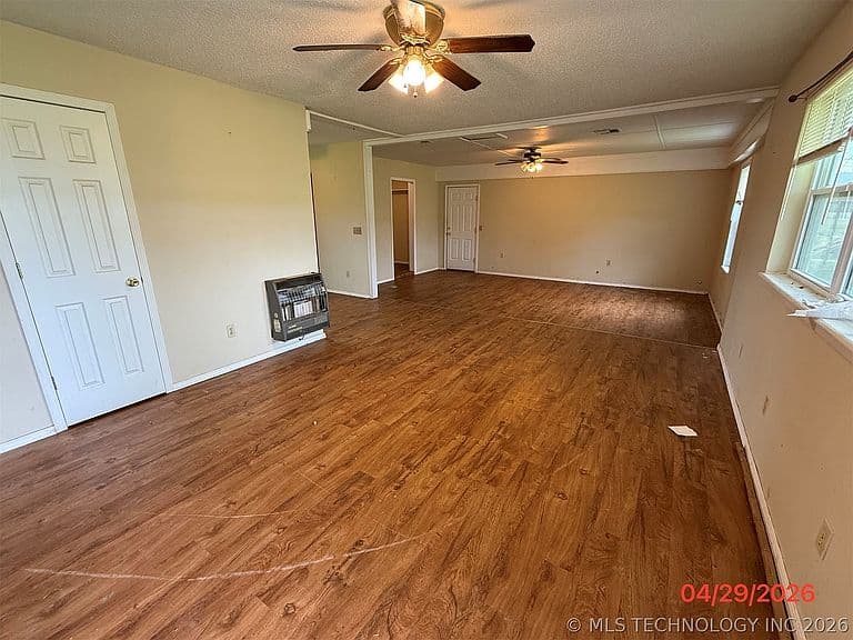 Listing photo 5