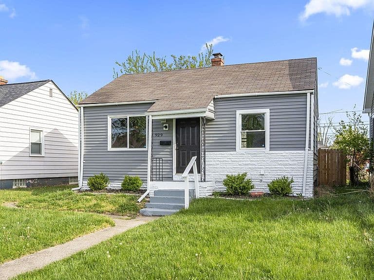 Listing photo 3