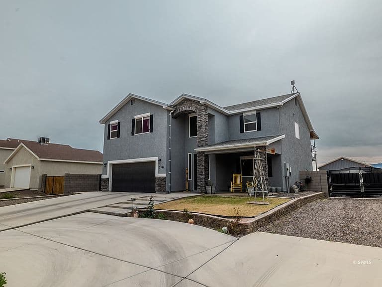 Listing photo 2
