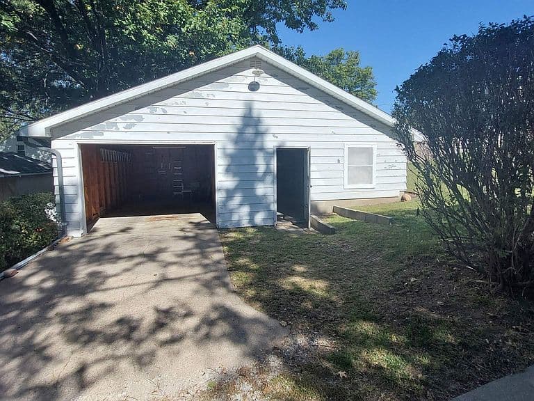 Listing photo 4