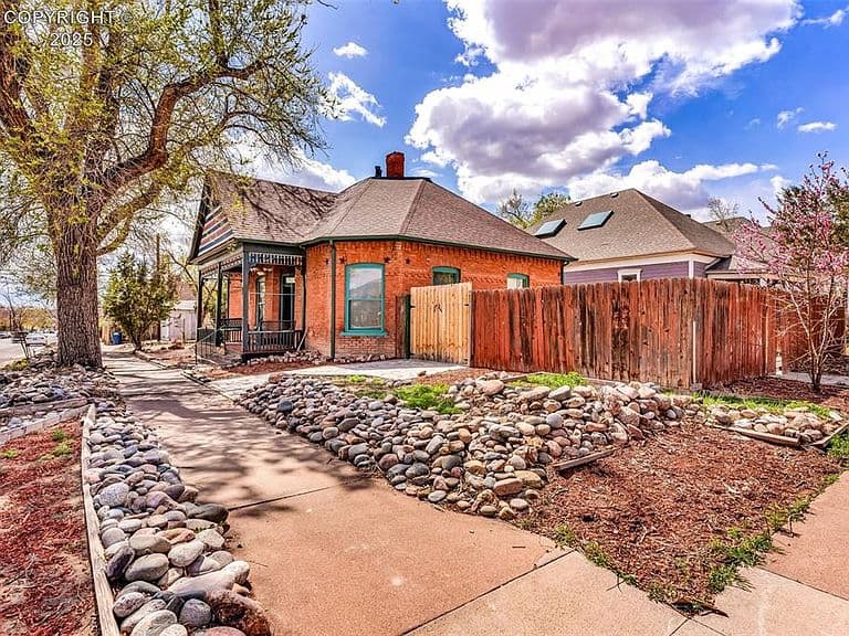 Listing photo 3