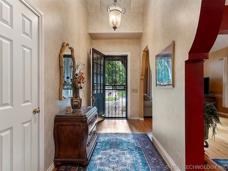 Listing photo 4