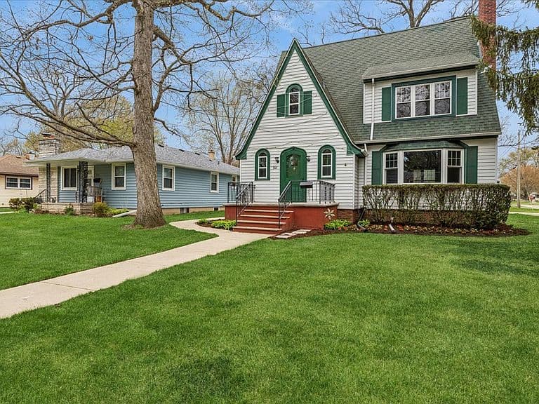 Listing photo 3