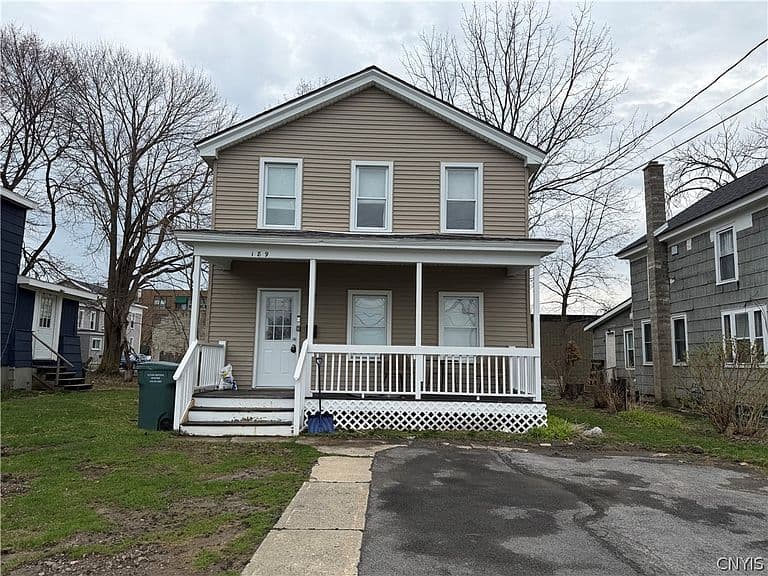 Listing photo 2