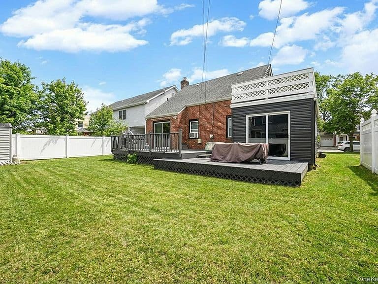 Listing photo 4