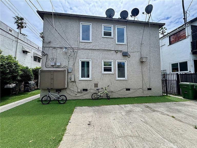 Listing photo 5