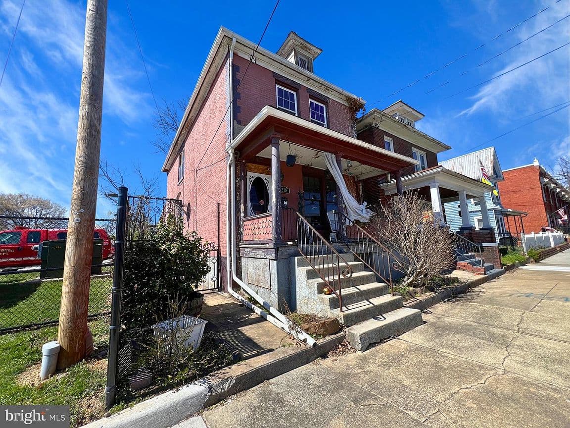 Primary listing photo