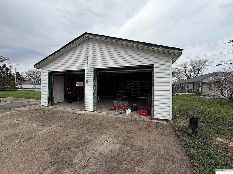 Listing photo 5