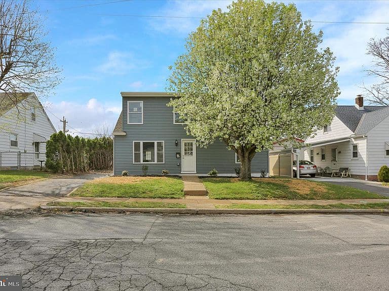 Listing photo 3
