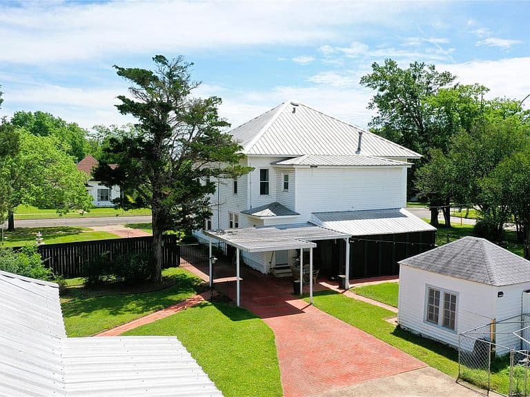 Listing photo 4