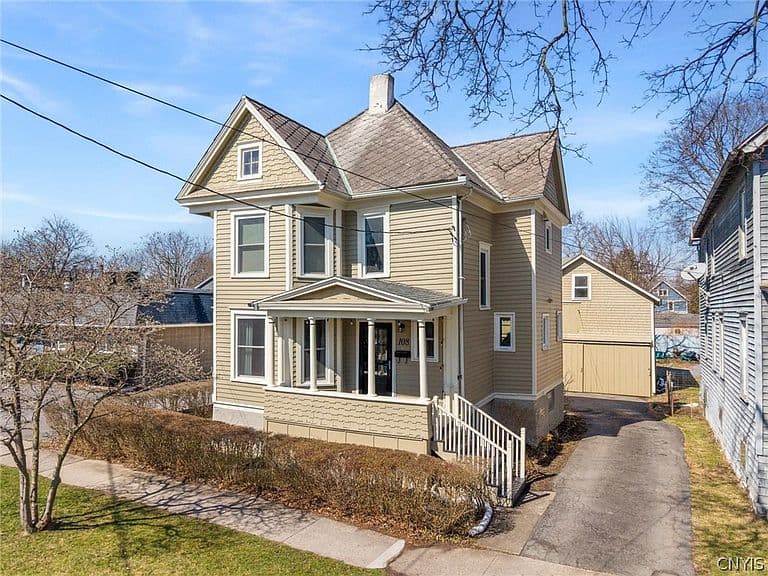 Listing photo 4