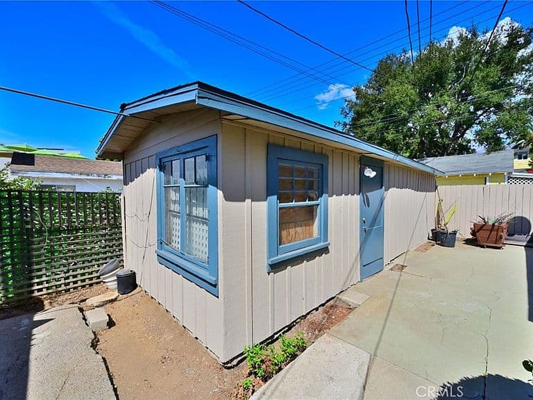 Listing photo 5