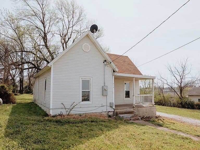 Listing photo 2