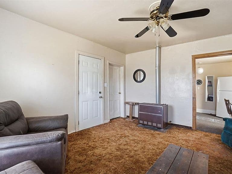 Listing photo 4