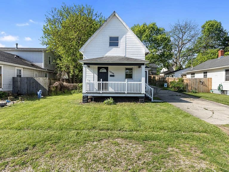 Listing photo 2