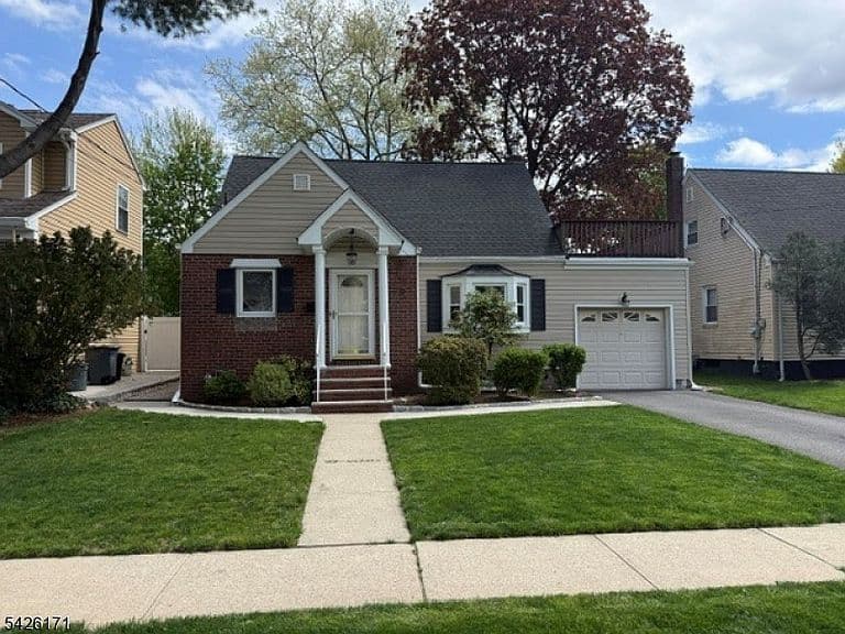 Listing photo 2