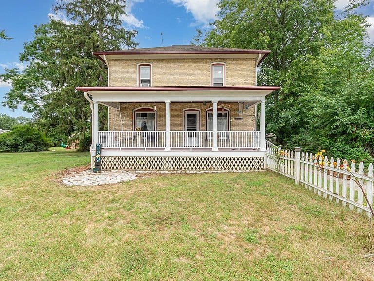 Listing photo 3