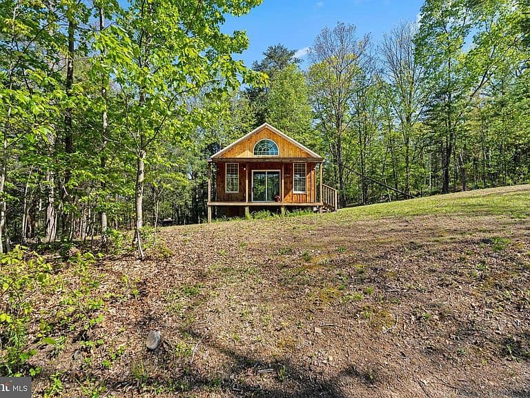 Listing photo 3