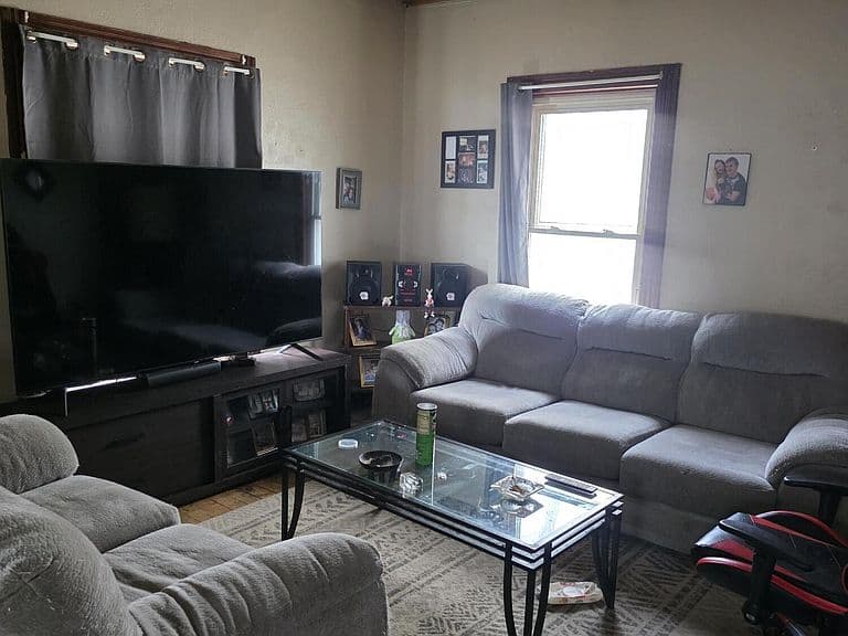 Listing photo 4