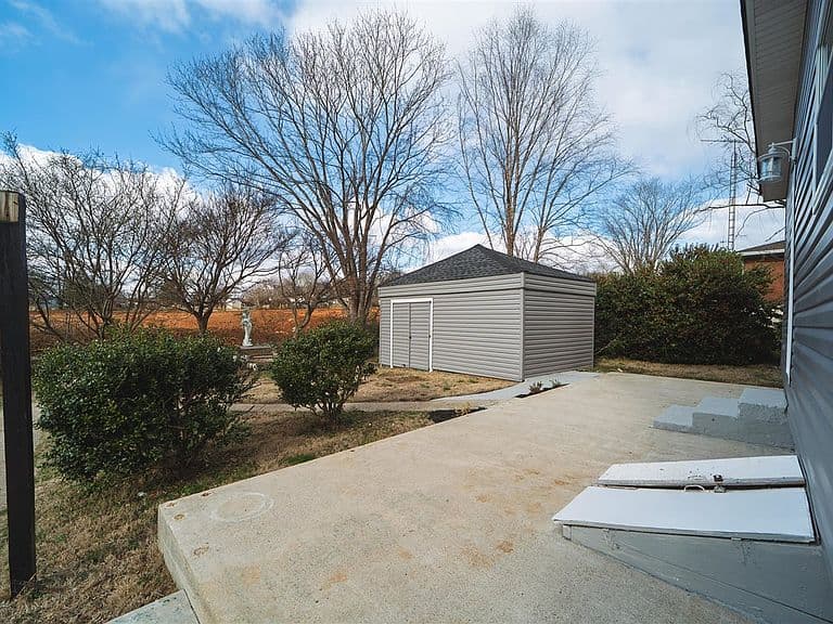 Listing photo 4