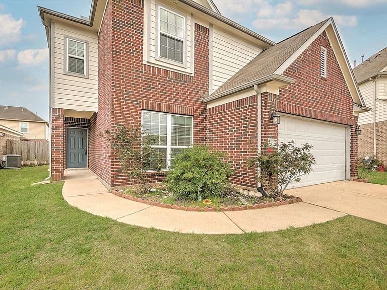 Listing photo 3