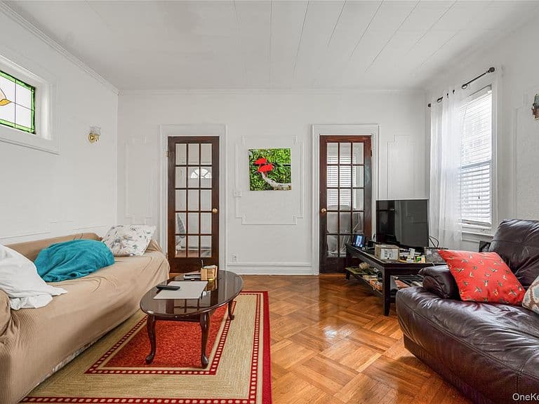 Listing photo 5